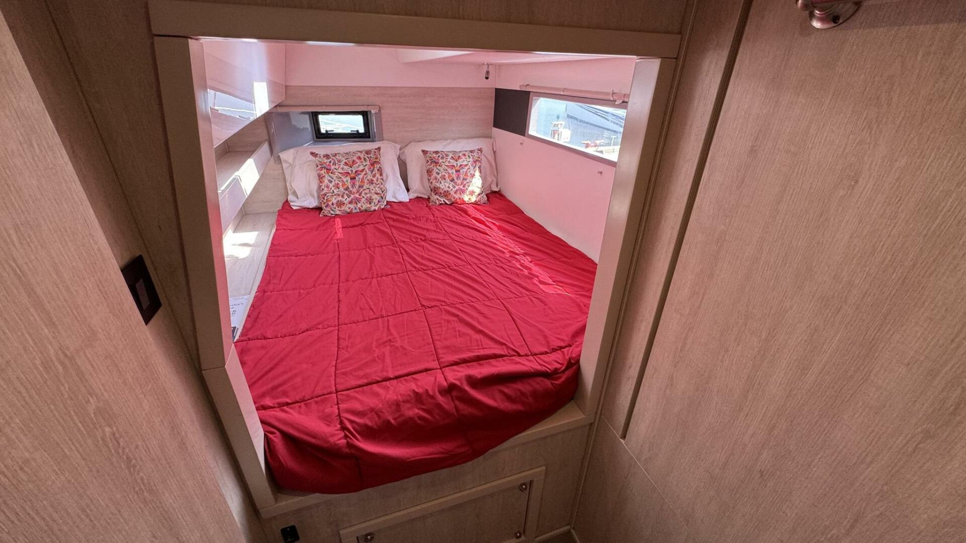 2018 Leopard 43 Powercat - Image 36