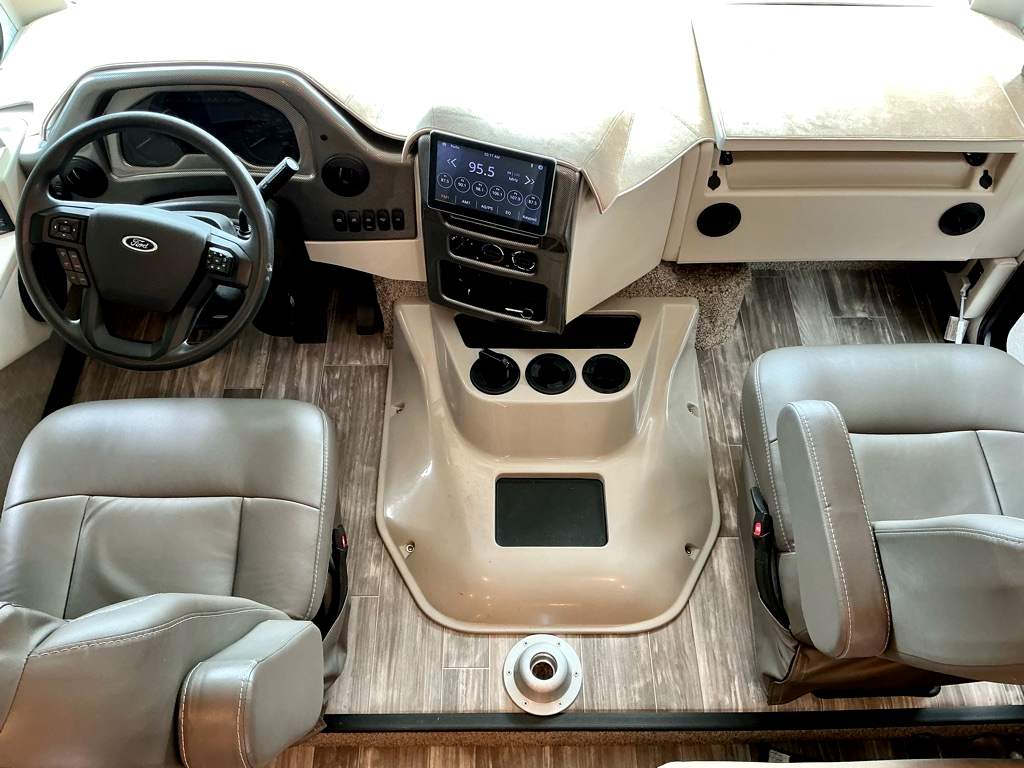 2023 THOR MOTOR COACH 34J - Image 14