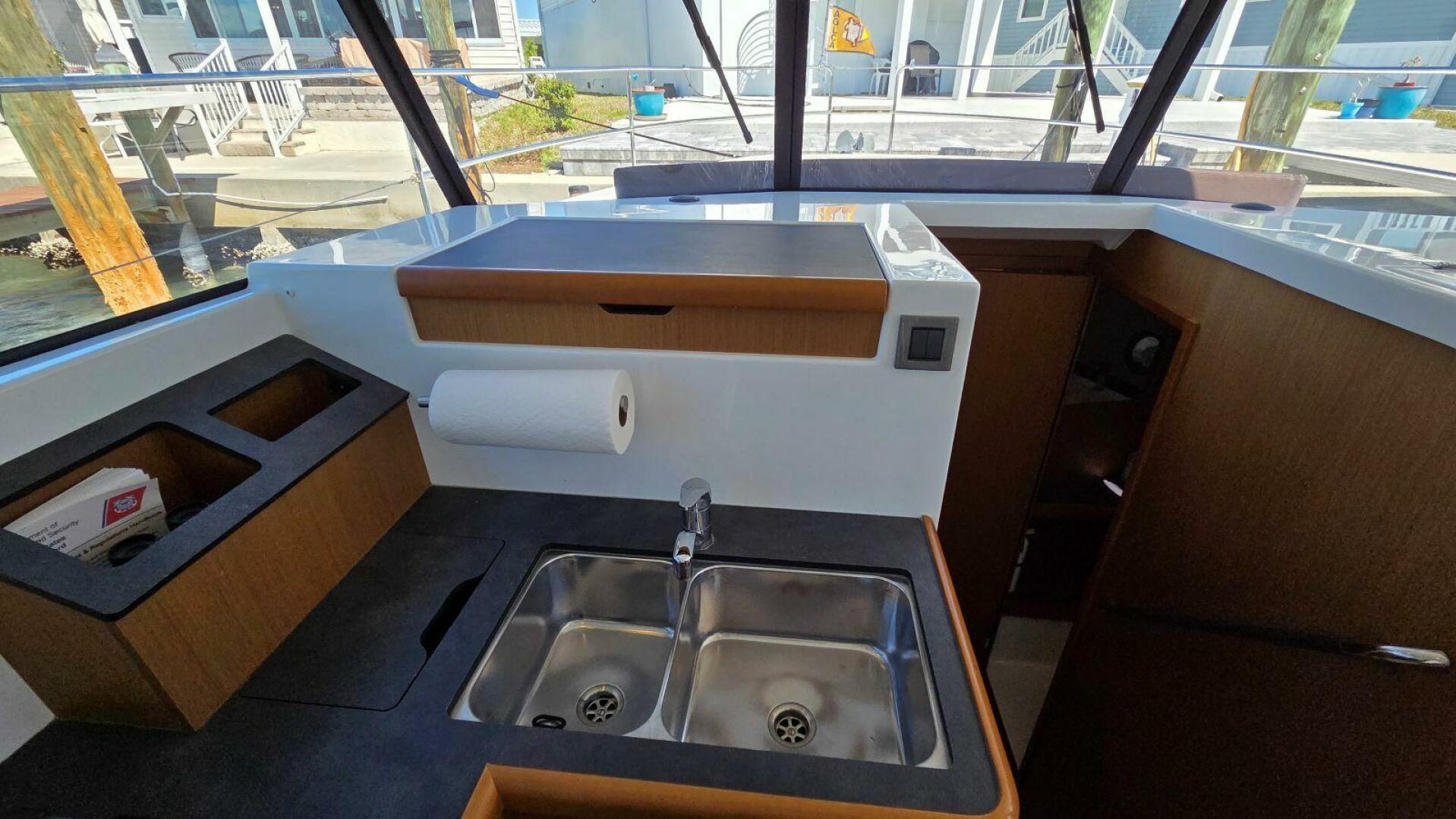 2019 Beneteau Swift Trawler 35 - Image 38