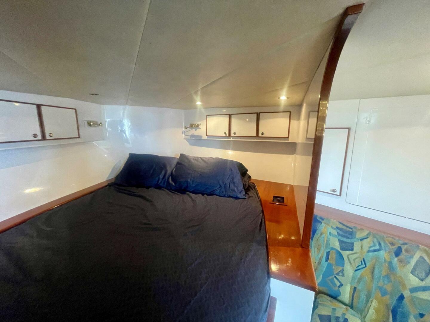 2005 Custom Carolina 40 DeSanti - Image 22