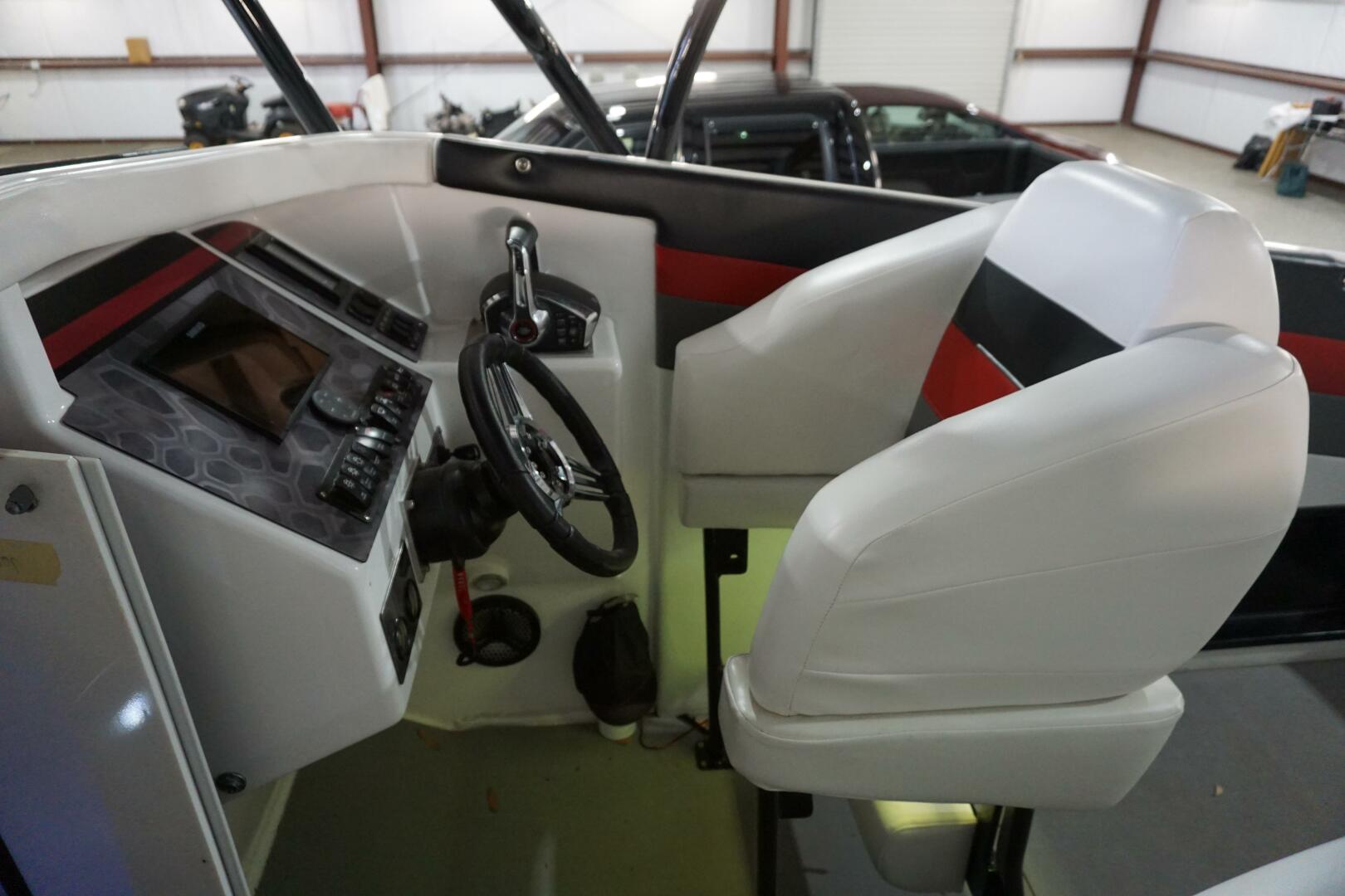1998 Active Thunder 32 CC - Image 21