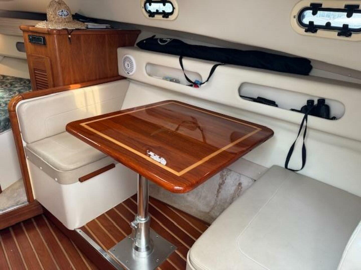 2002 Pursuit 3000 Express - Image 23