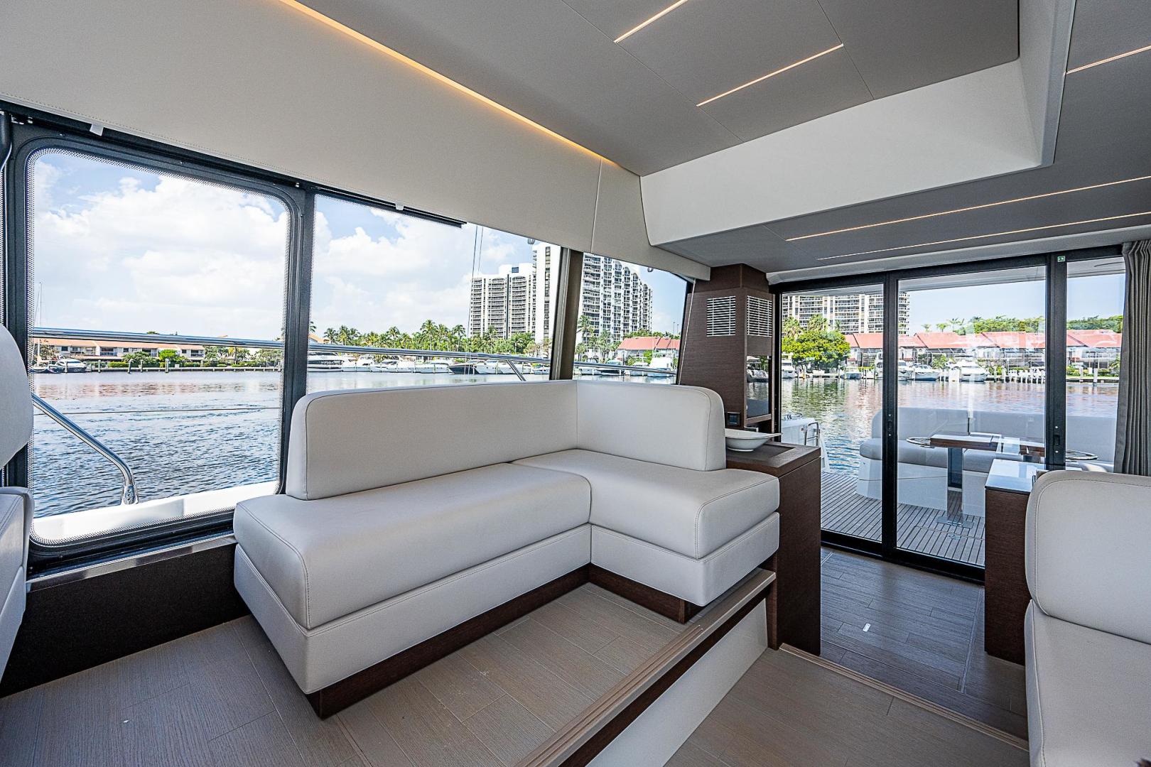 2022 Prestige 520 Fly - Image 21
