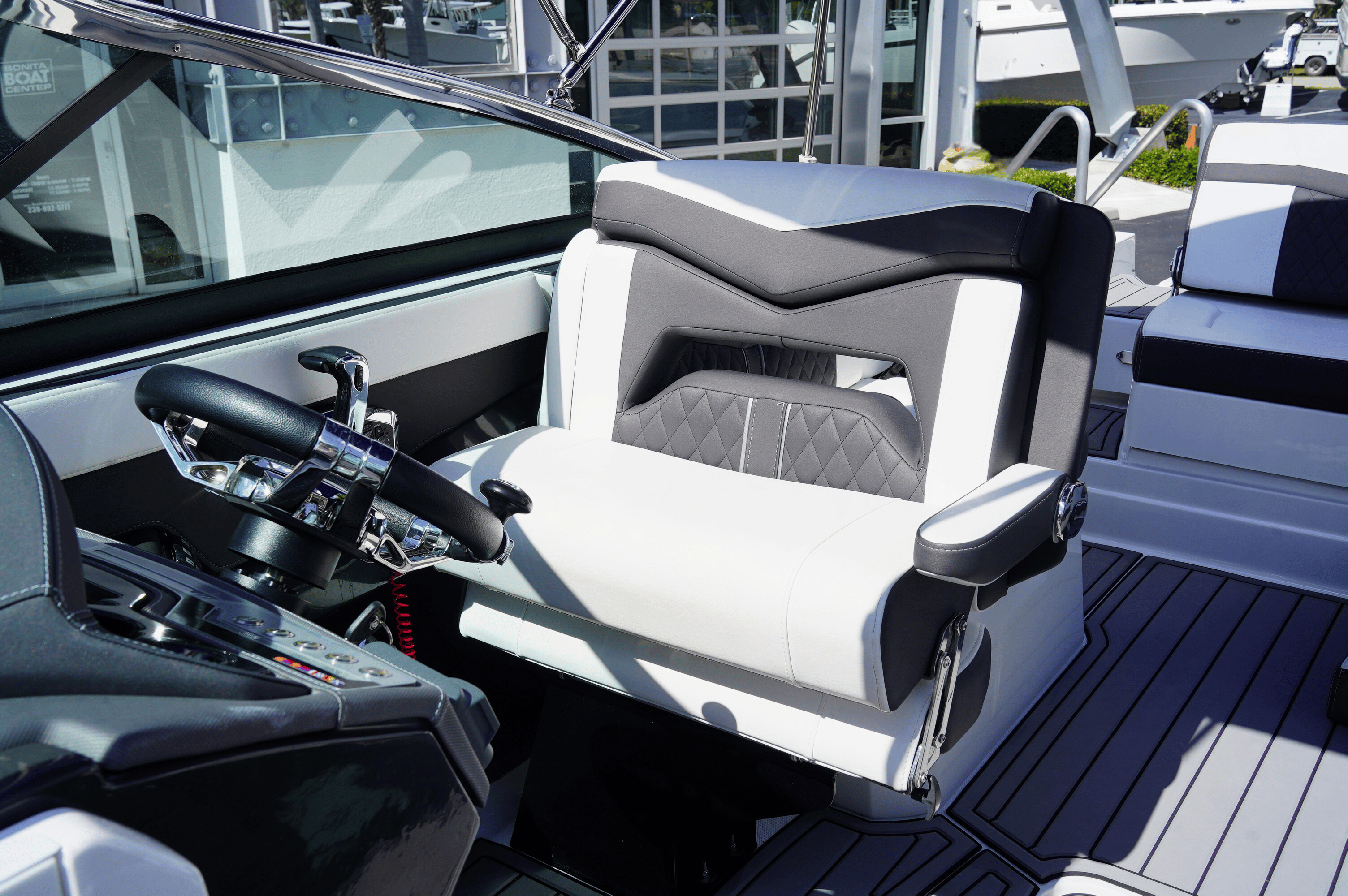 2023 MONTEREY 275SS - Image 20