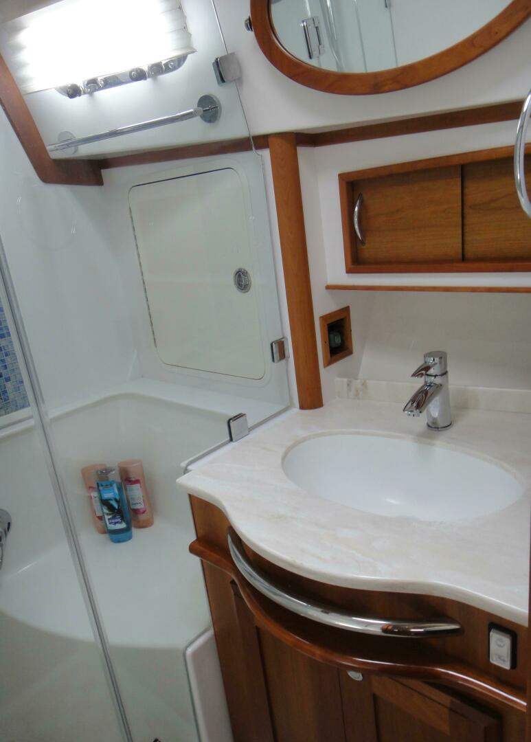 2018 Sabre 48 Salon Express - Image 21