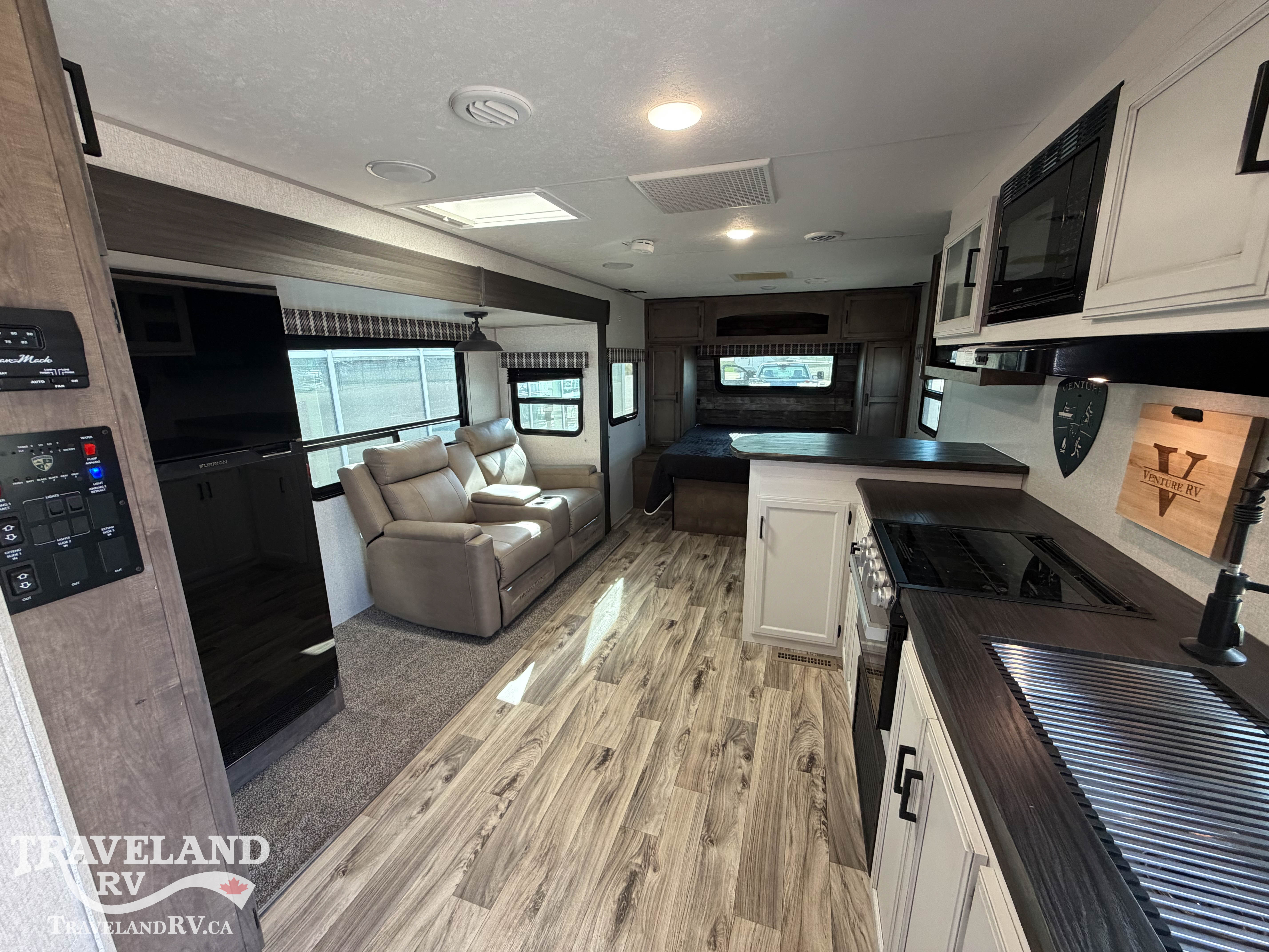 2022 Venture RV Stratus SR231VRB - Image 3