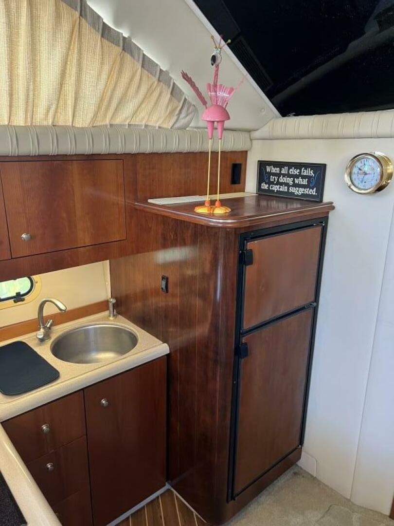 2004 Cruisers Yachts - Image 15