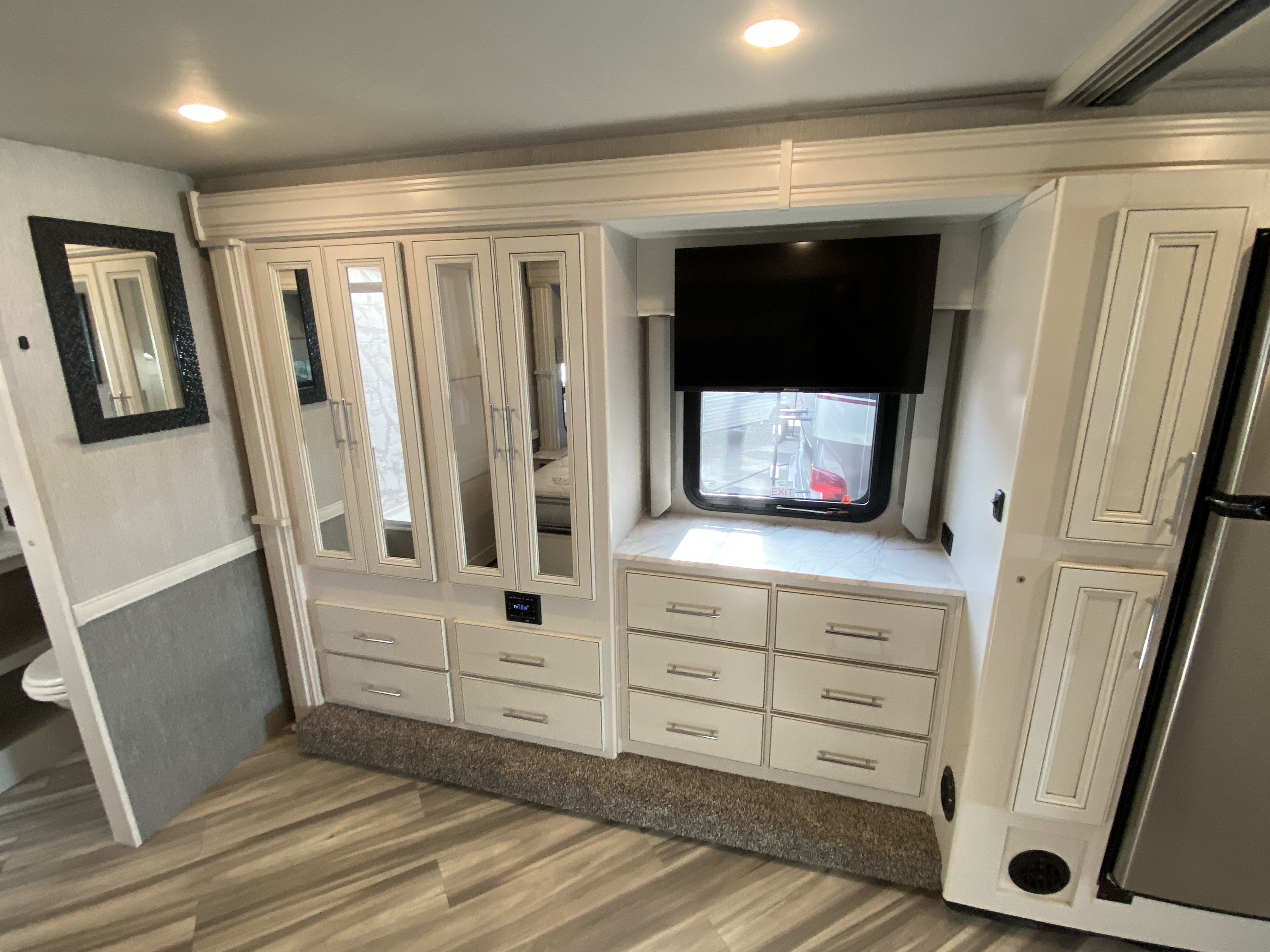 2023 Holiday Rambler Eclipse 32S - Image 21