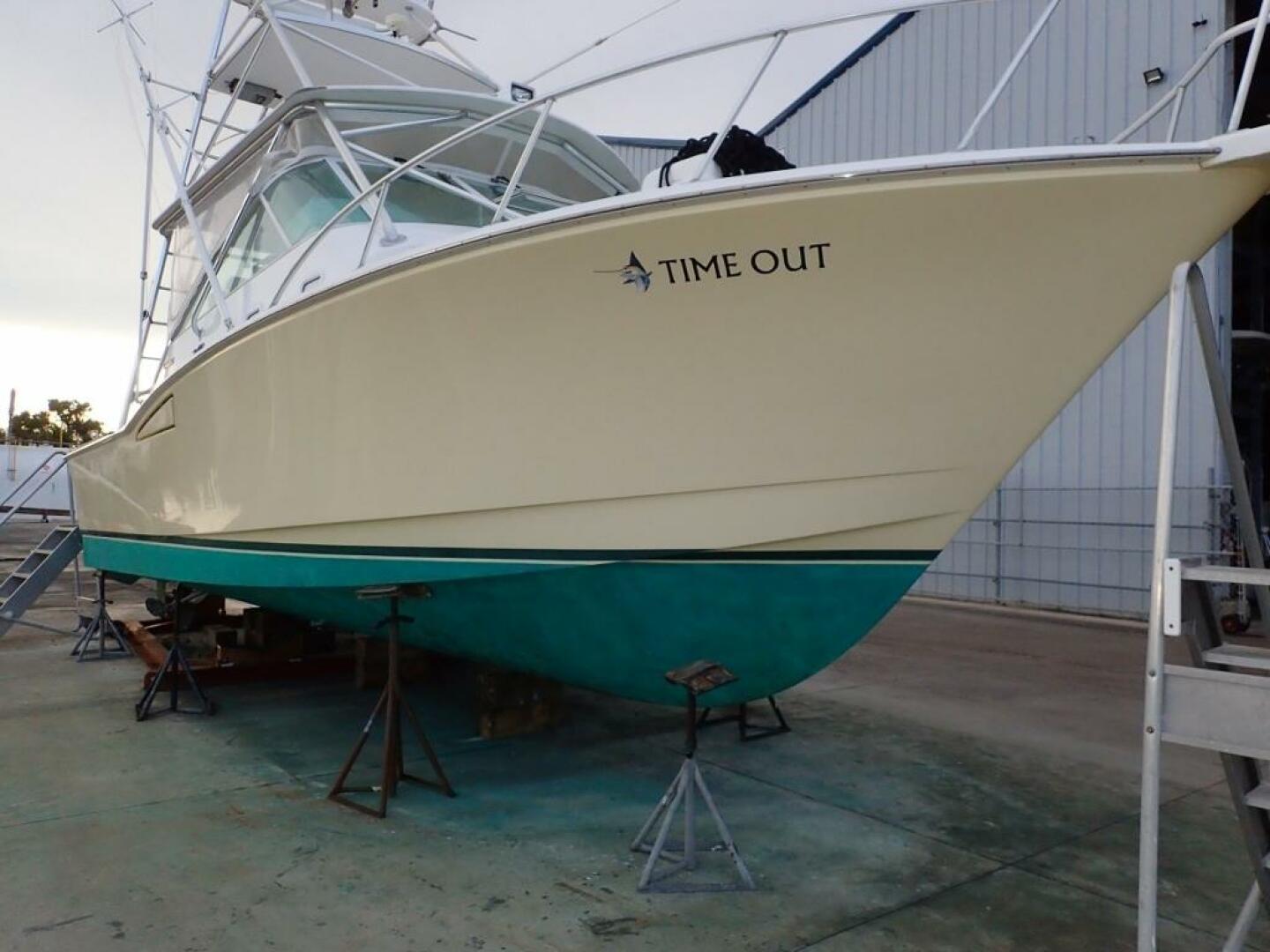 2000 Cabo 35 Express - Image 2