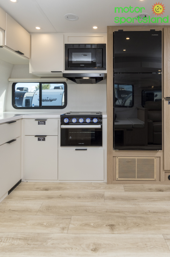 2026 Winnebago Thrive 26FKD - Image 26