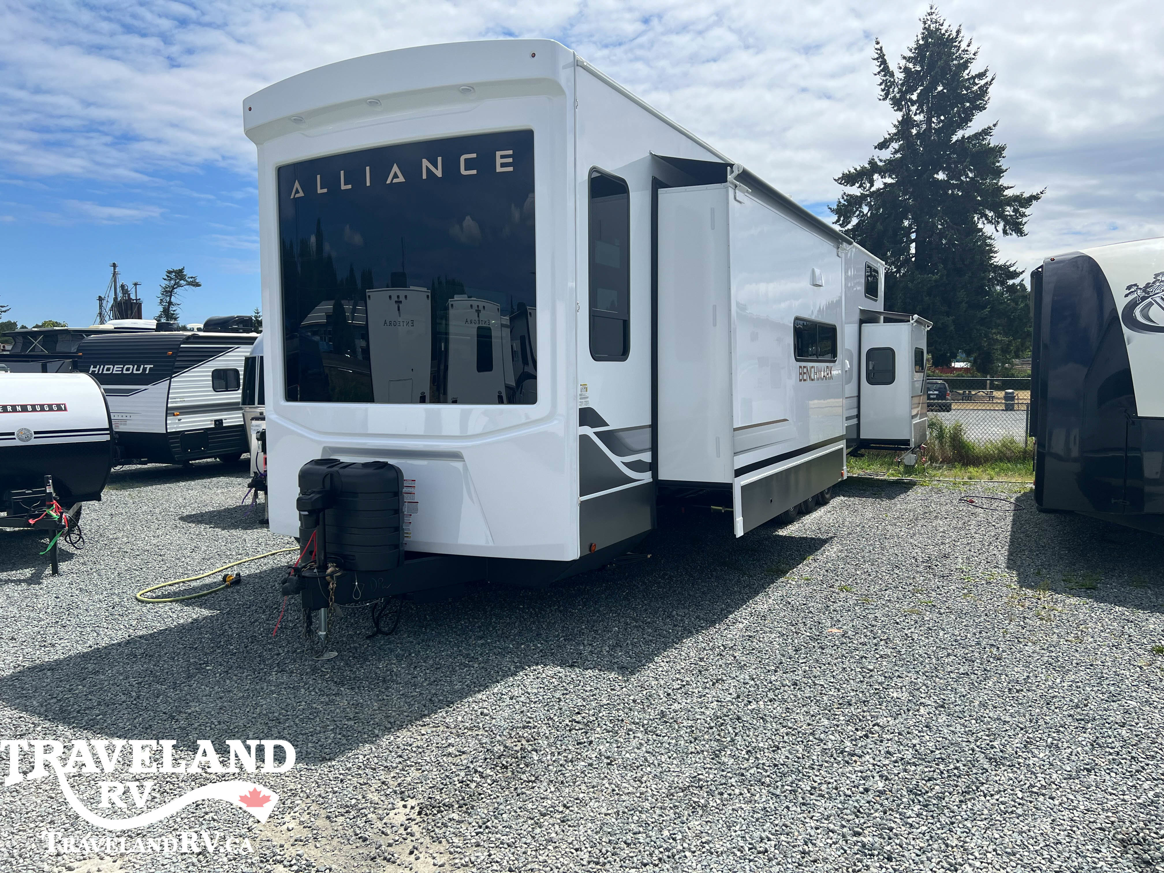 2026 Alliance RV Benchmark 42LFT - Image 2