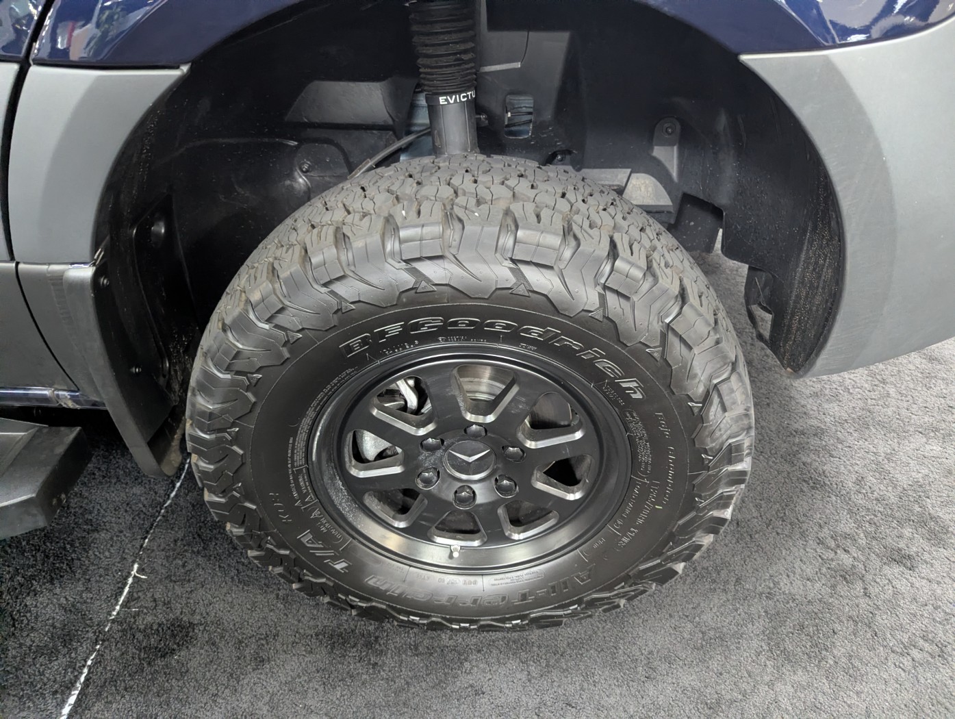 2027 Storyteller Overland Dark Mode XO - Image 12