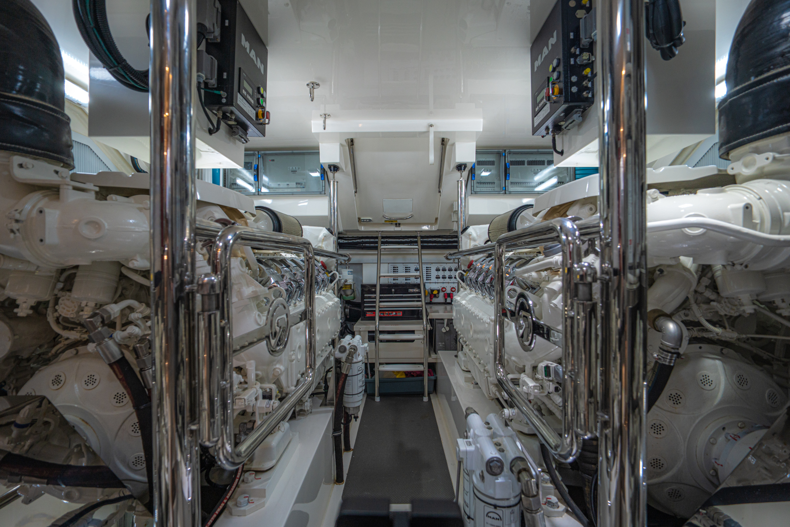 2019 Riviera 68 Sport Motor Yacht - Image 31