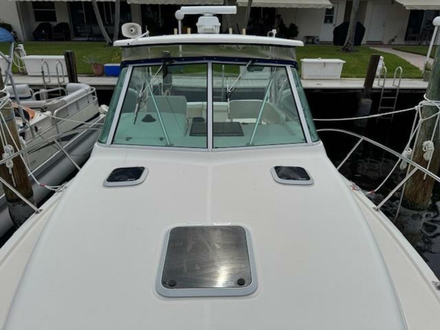 2002 Pursuit 3000 Express - Image 19