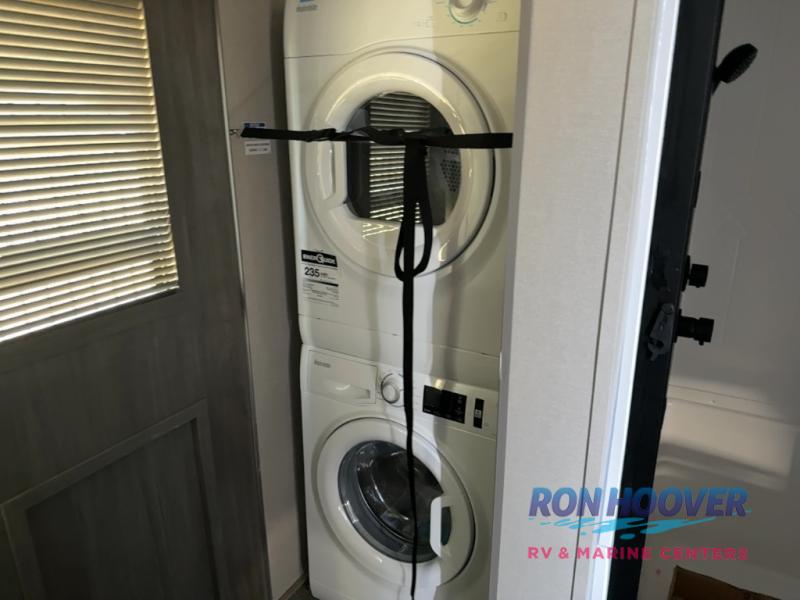 2025 COACHMEN CATALINA 42CONDO - Image 24
