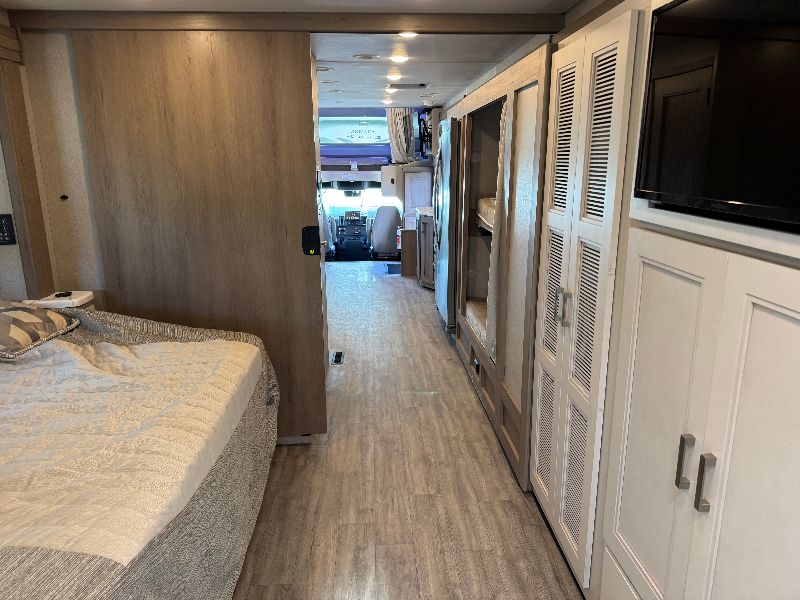 2026 Thor Motor Coach Inception 38XL - Image 23
