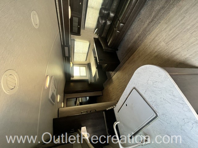 2019 Cruiser RV Shadow Cruiser SC280QBS - Image 7