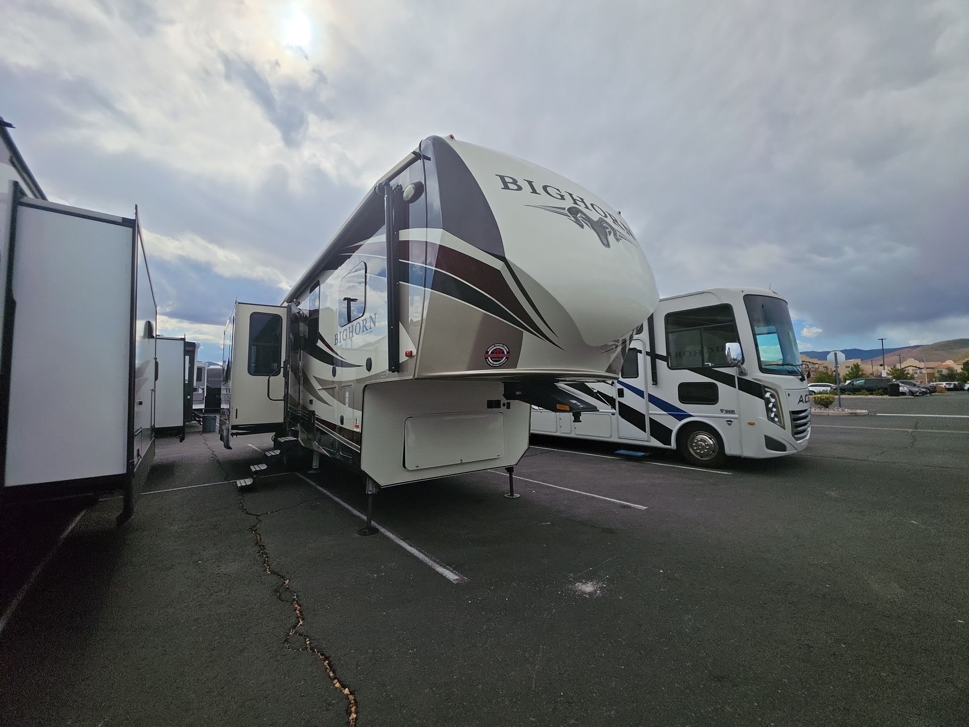 2019 Heartland Bighorn BH 3160 ELITE - Image 2