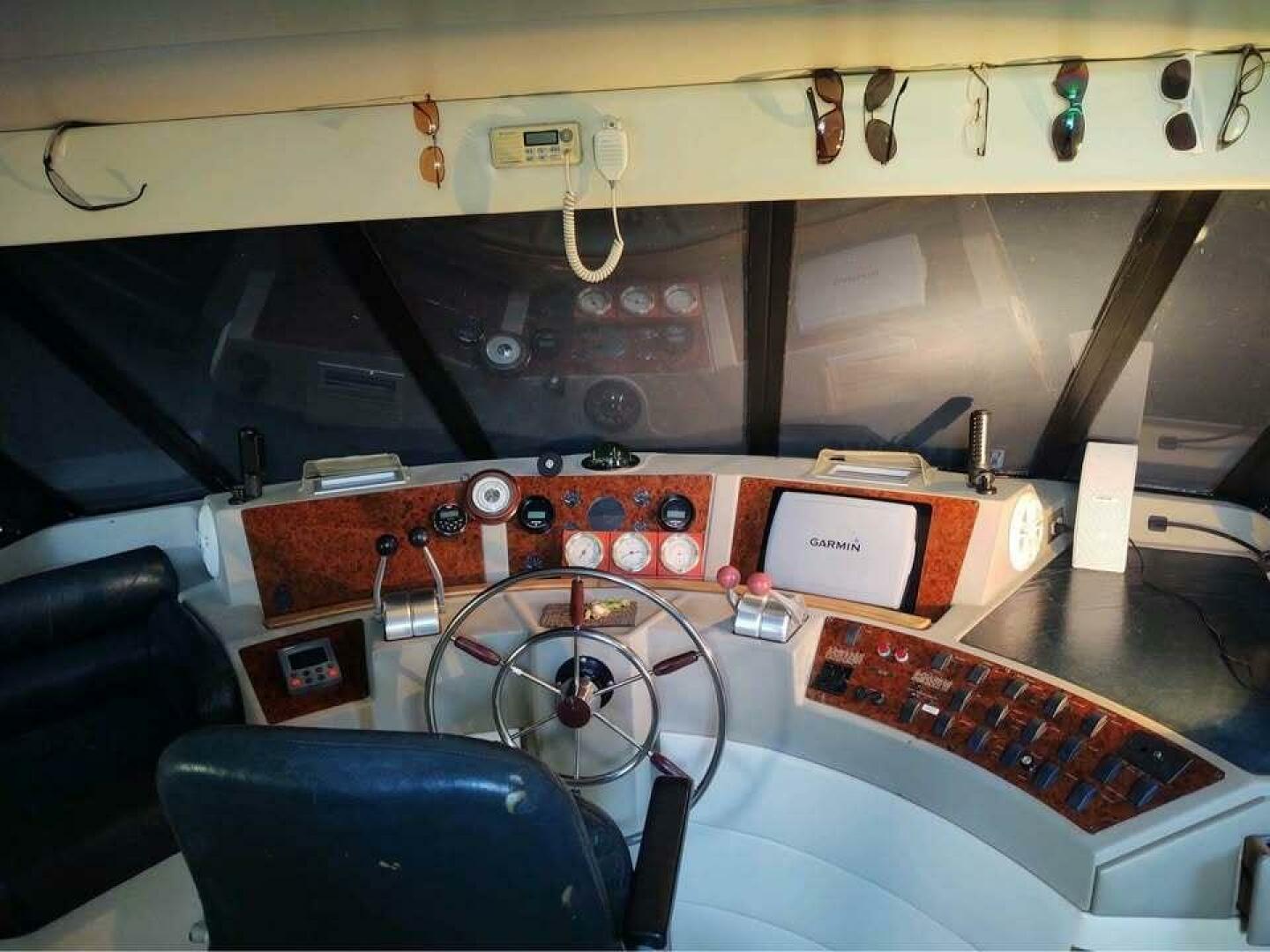 2000 Bayliner 4788 Pilot House Motoryacht - Image 15