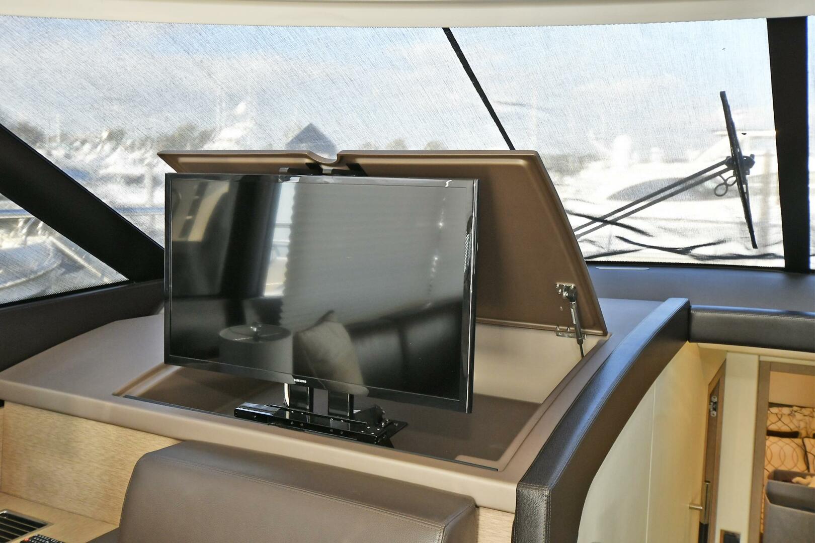 2018 Prestige 560 Fly - Image 36