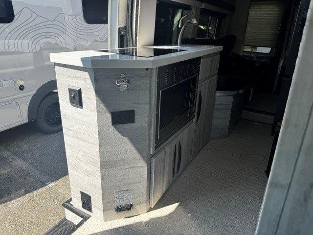 2027 Chinook Bayside RT - Image 13