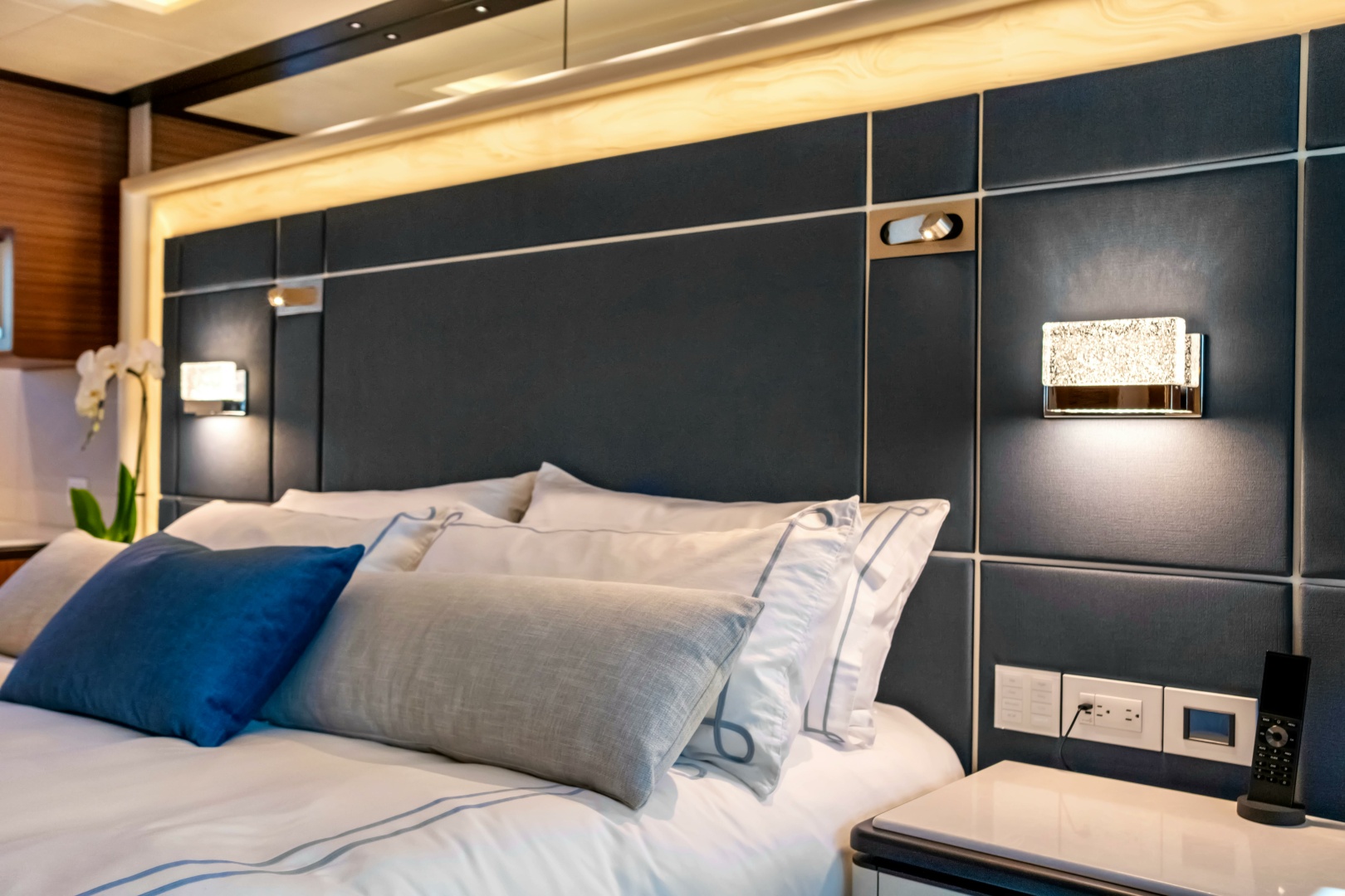 2025 Horizon Raised Pilothouse - Image 30