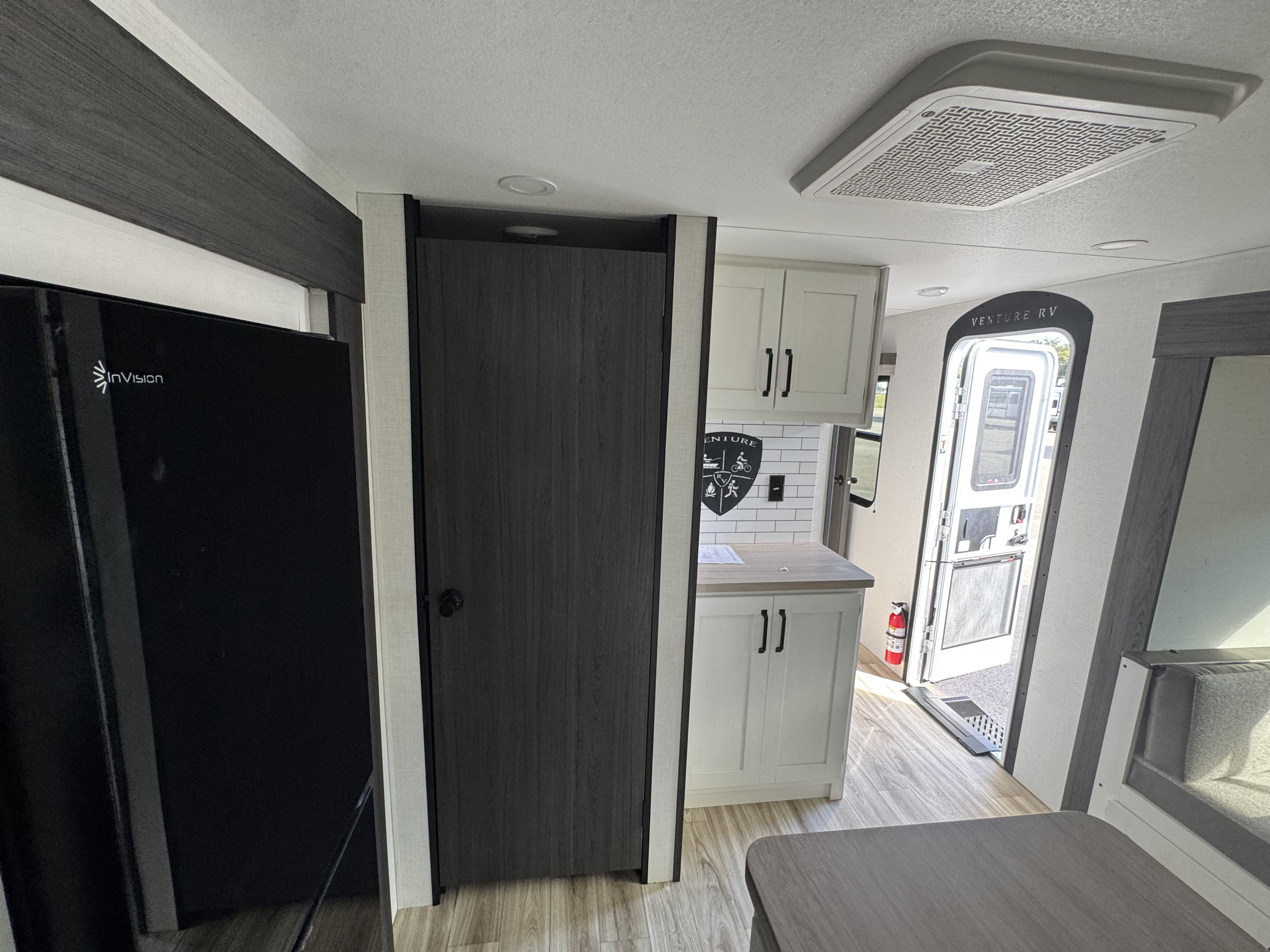 2027 VENTURE RV SIENNA 293VIK - Image 15