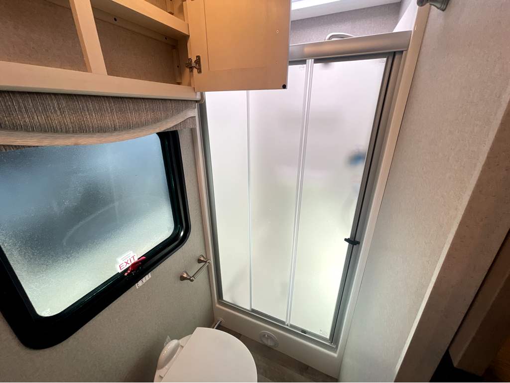2026 THOR MOTOR COACH PASADENA 38DX - Image 32