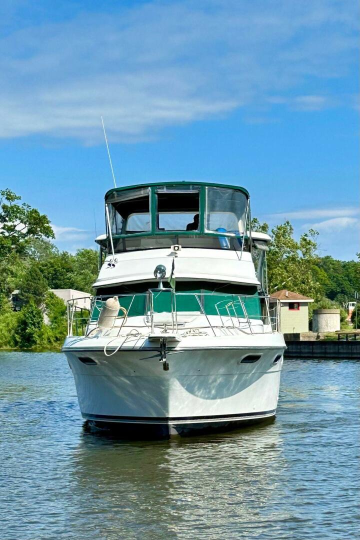 1991 Carver 3807 Aft Cabin - Image 3