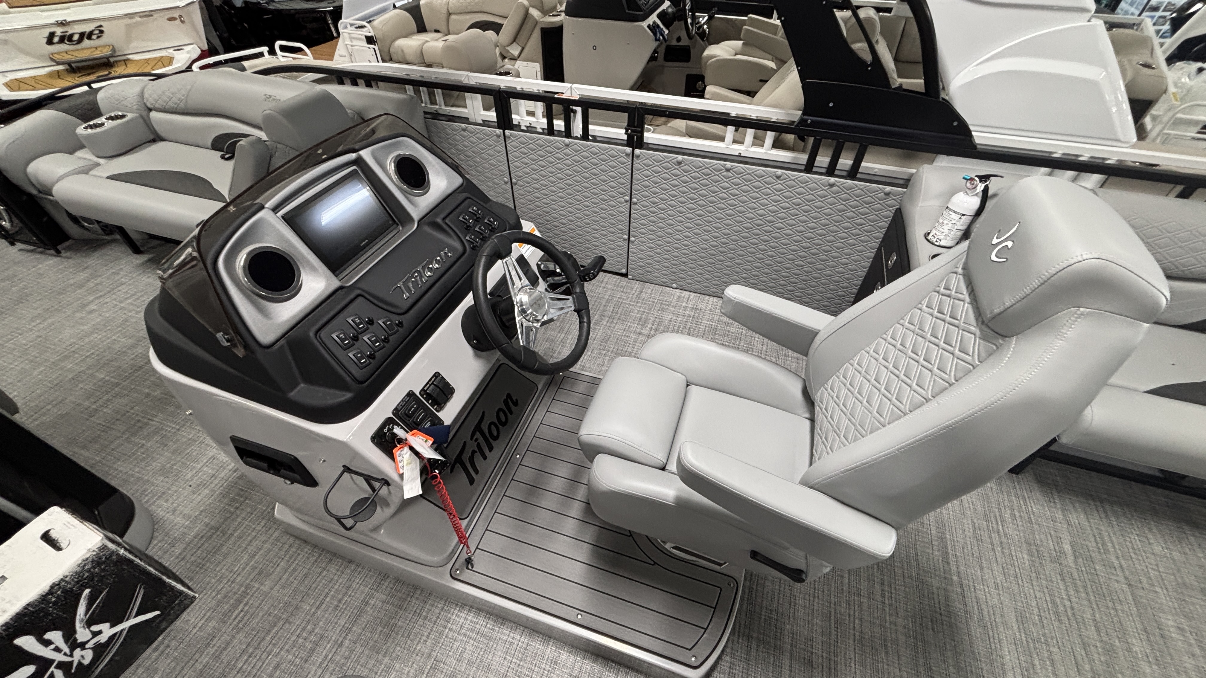 2026 JC Tritoon SportToon 26TT - Image 7