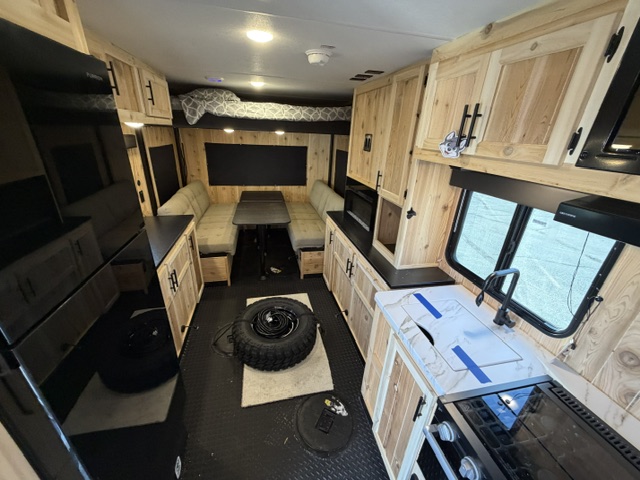2027 CHEROKEE GREY WOLF 17TRH - Image 12