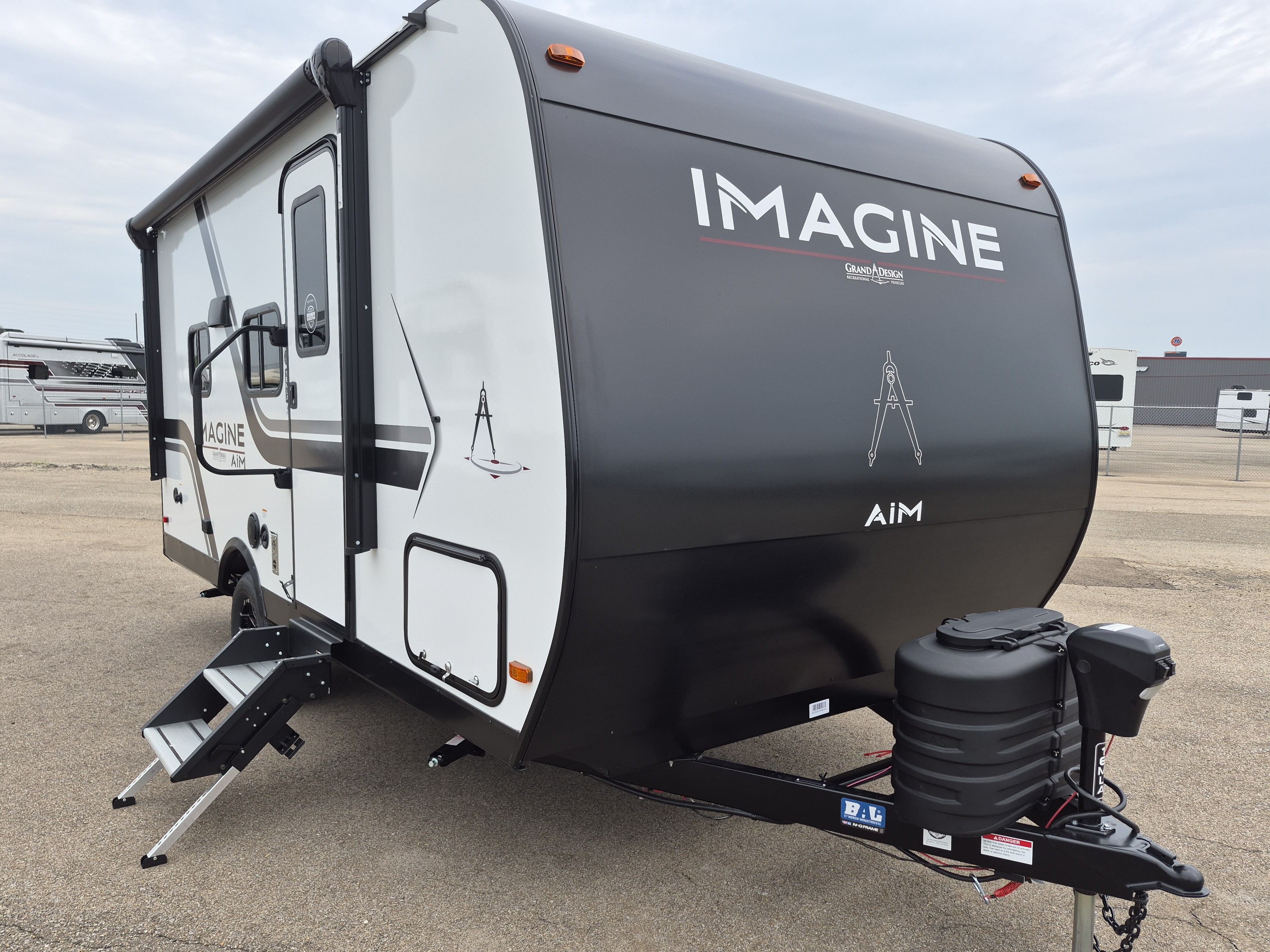 2027 GRAND DESIGN IMAGINE AIM 16MLA - Image 1