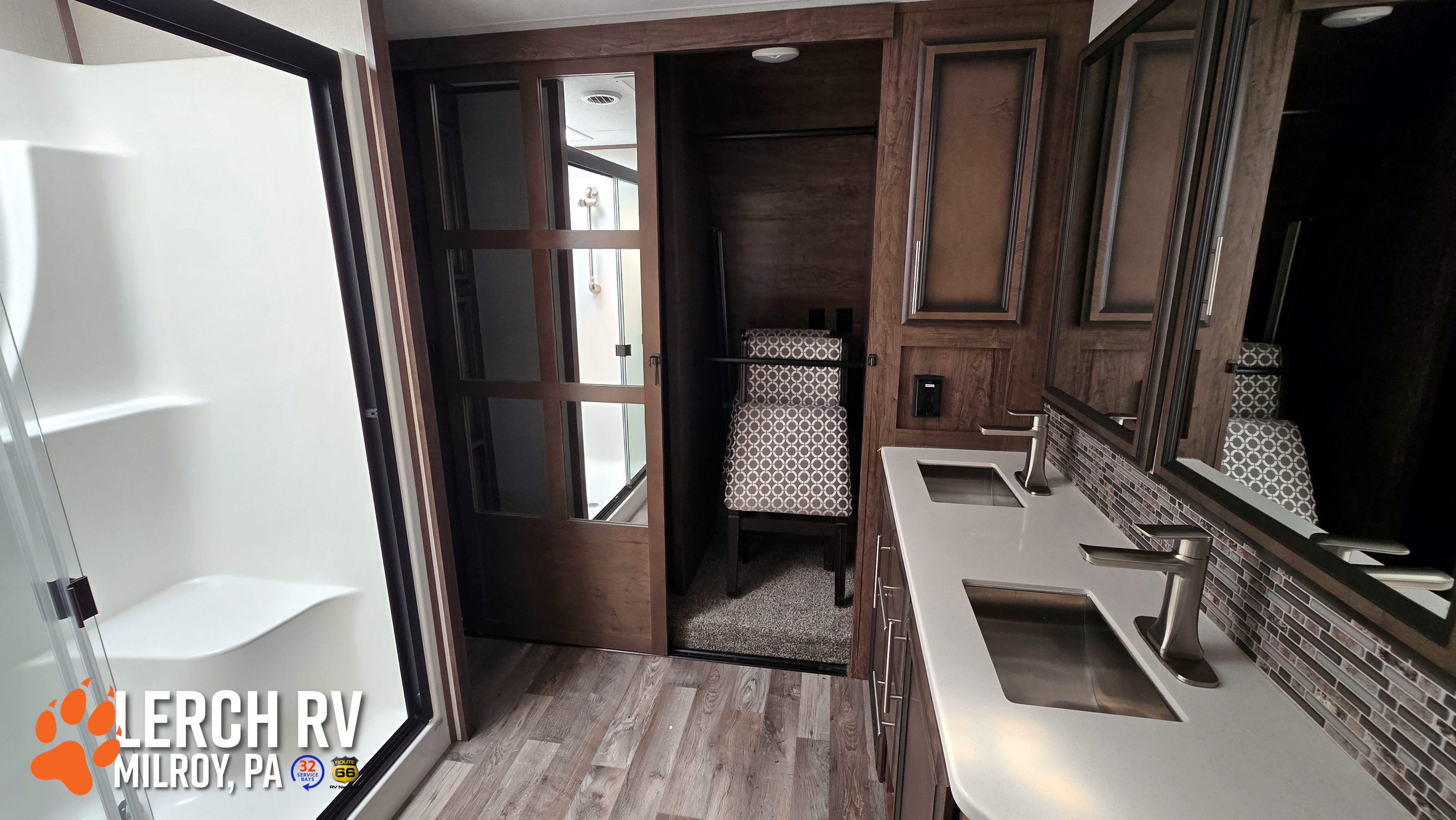 2021 KZ RV Durango Gold G366FBT - Image 35