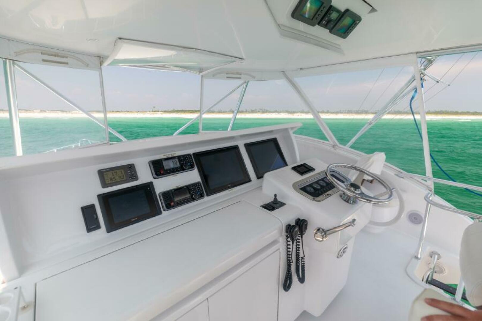 2008 Hatteras 60 Convertible - Image 23