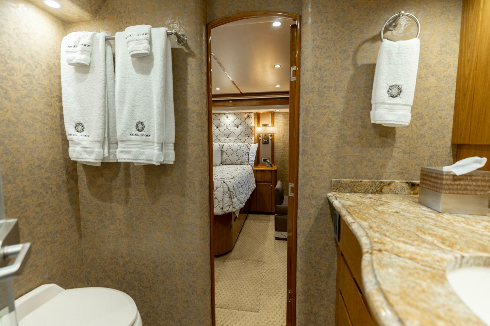 2013 Viking 76 Convertible - Image 32