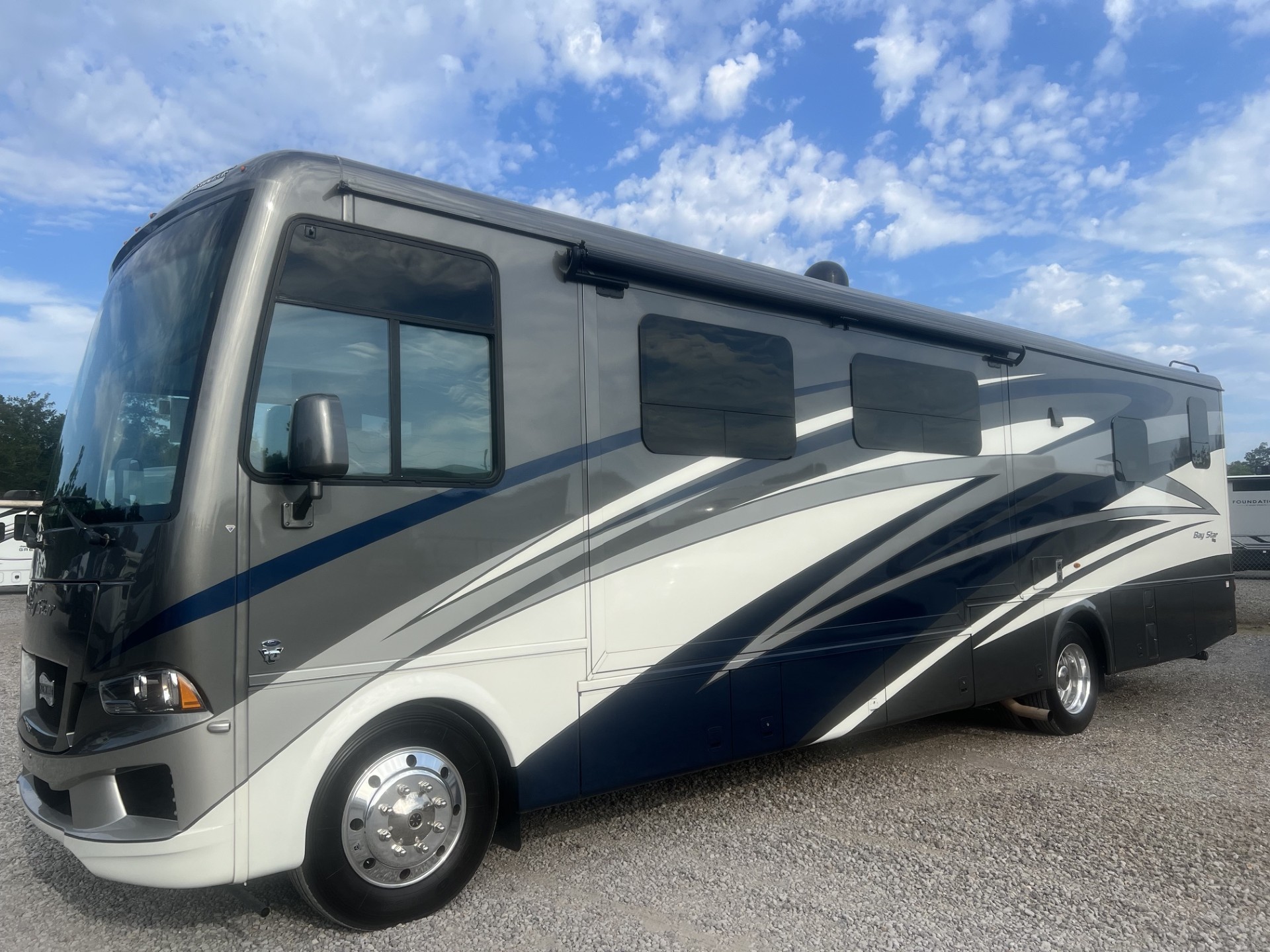 2020 NEWMAR BAYSTAR 3609 - Image 2