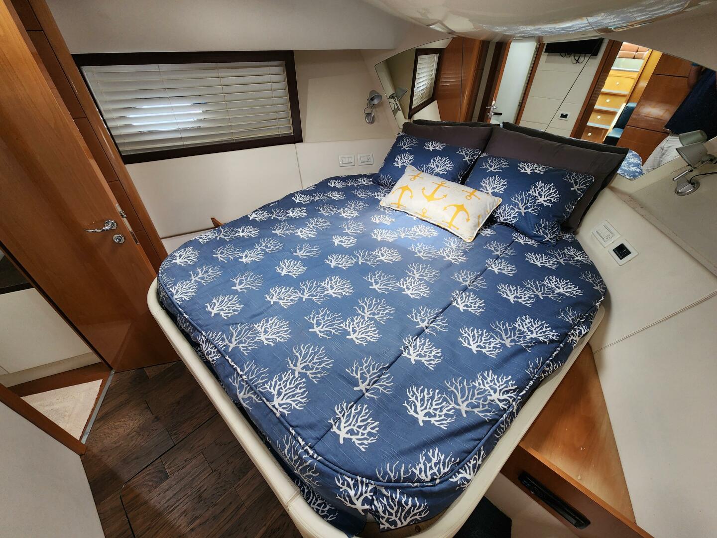 2006 Pershing - Image 22