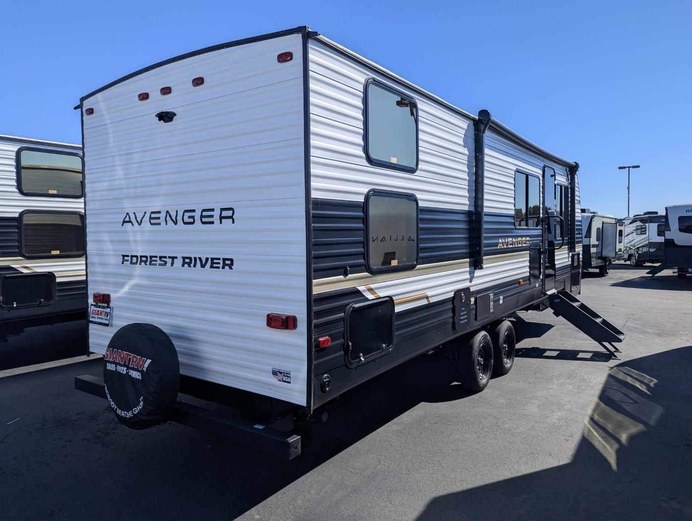 2027 Forest River Avenger 26DBS - Image 5