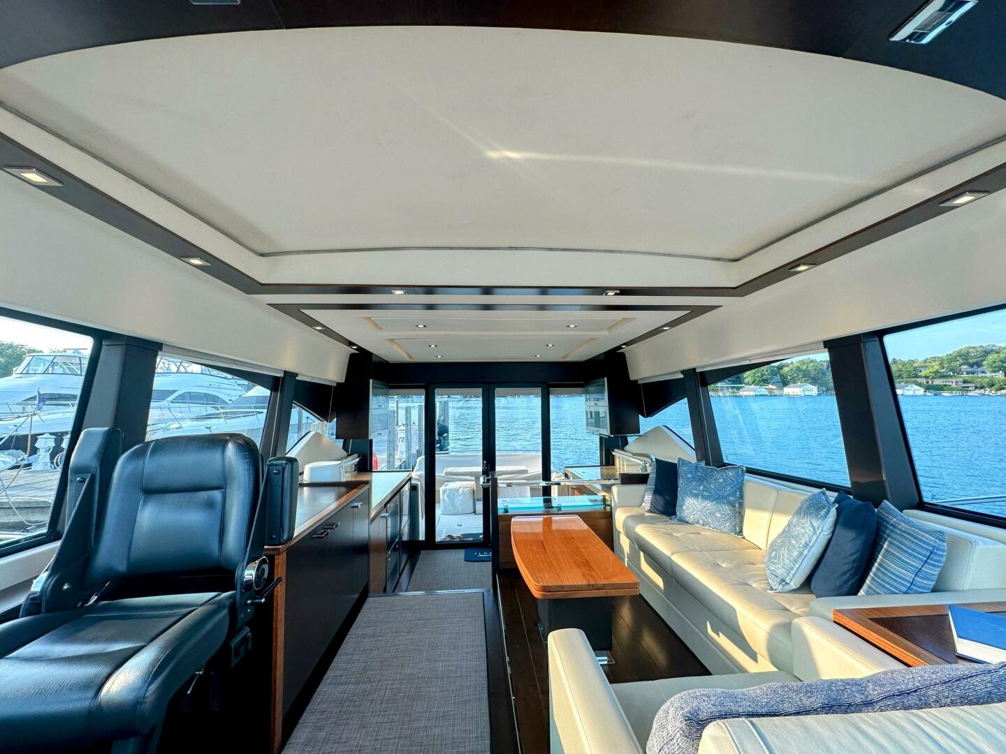 2014 Tiara Yachts 50 Coupe - Image 23