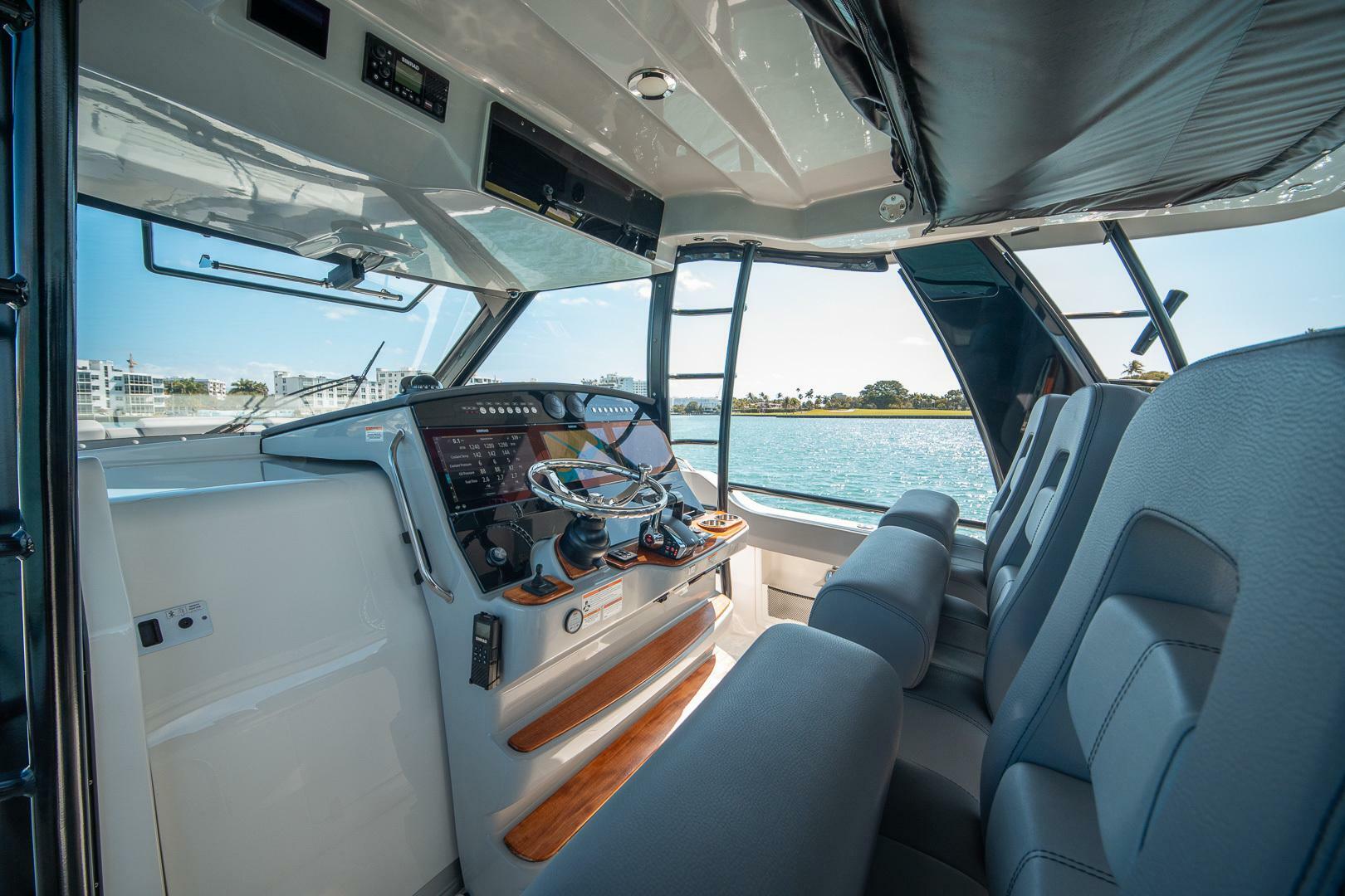 2023 Boston Whaler 420 Outrage - Image 16