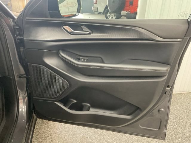 2024 Jeep Grand Cherokee L Utility 4D Altitude 4WD - Image 37