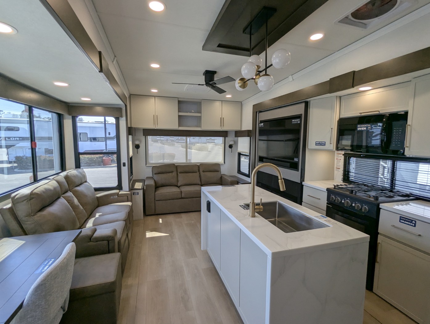 2027 Alliance RV Paradigm 310RL - Image 16
