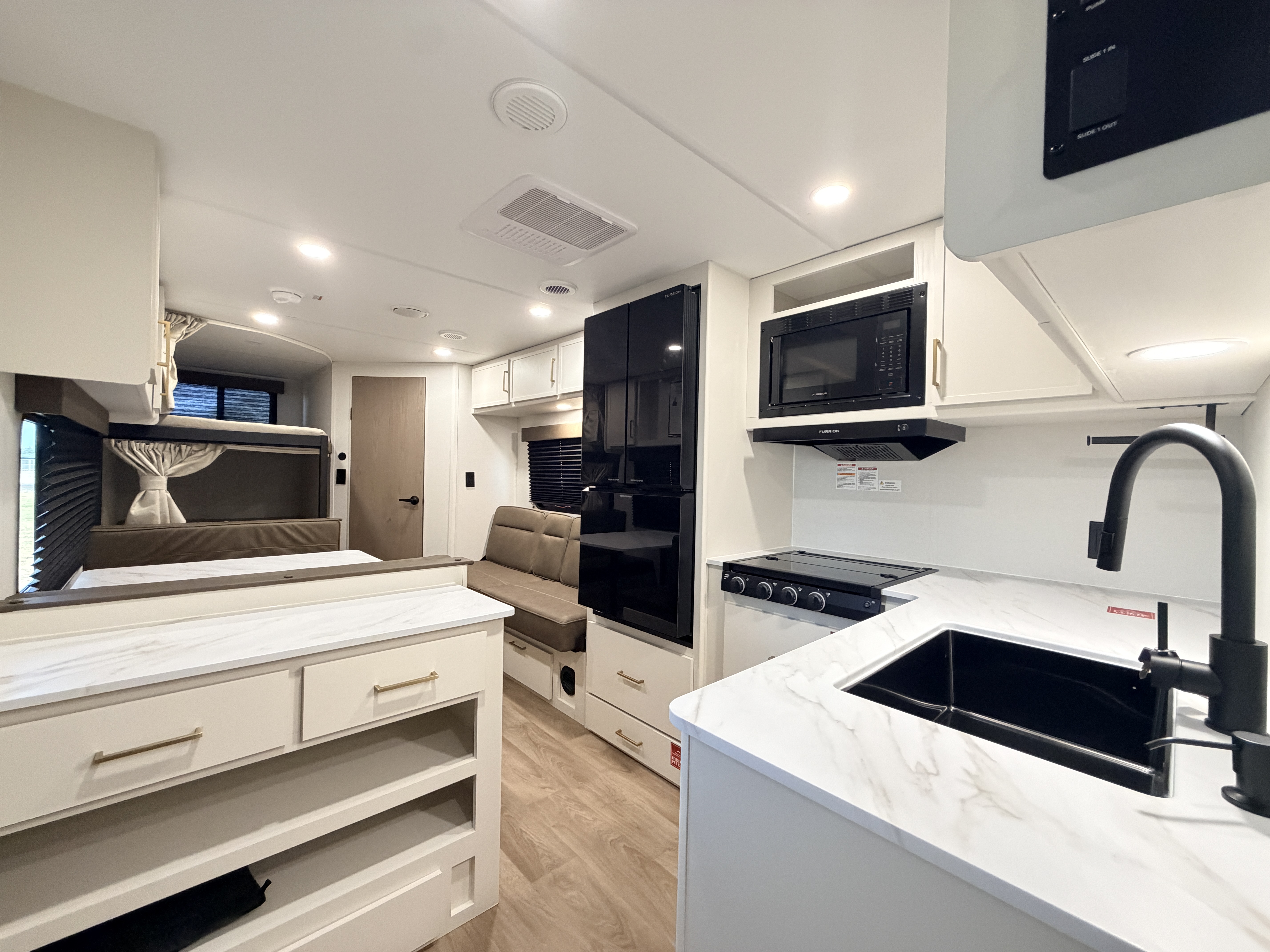 2027 Grand Design Transcend XPLOR 24BHX - Image 9