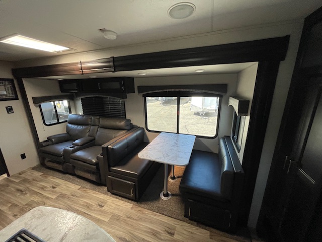 2020 VENTURE RV SPORTTREK 271MVB - Image 8
