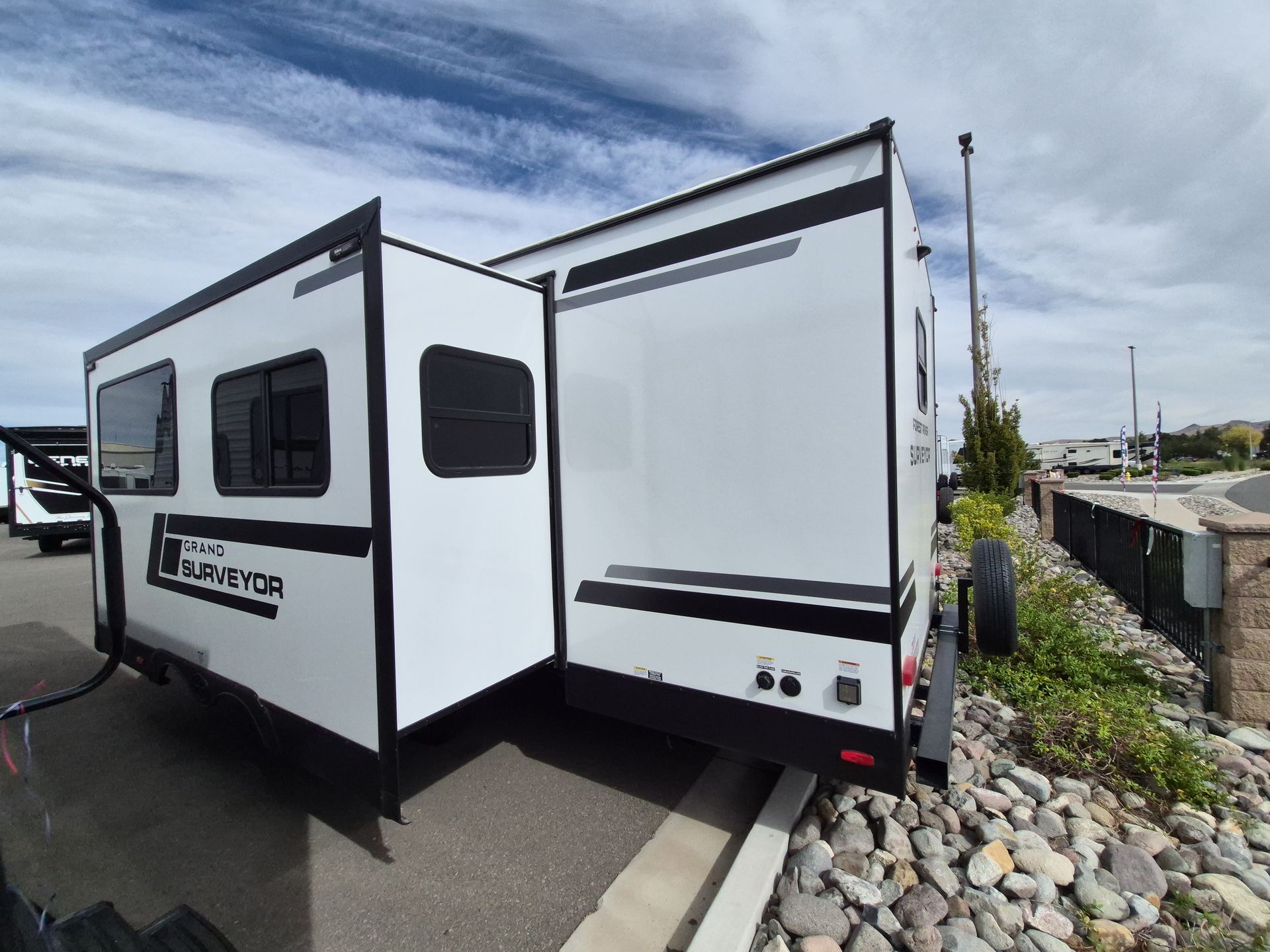2027 Forest River Grand Surveyor 267RBSS - Image 5
