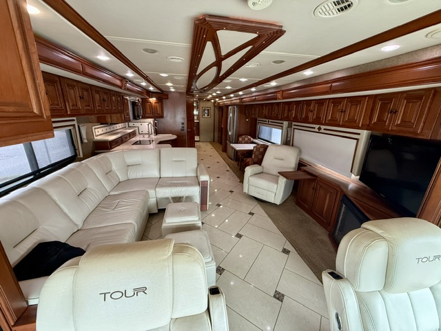 2013 WINNEBAGO TOUR 42QD - Image 5