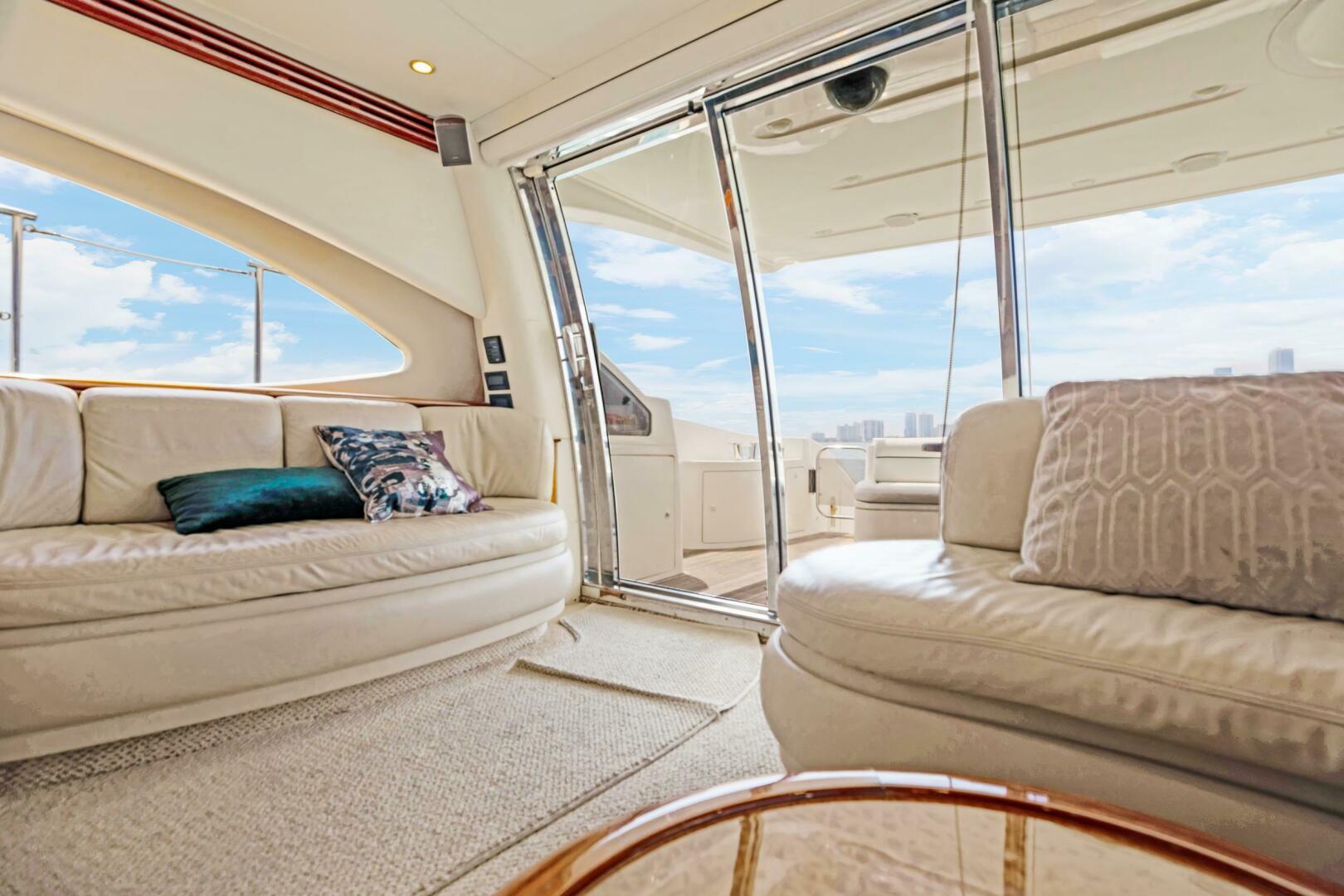2004 Azimut Azimut 62 Base - Image 17