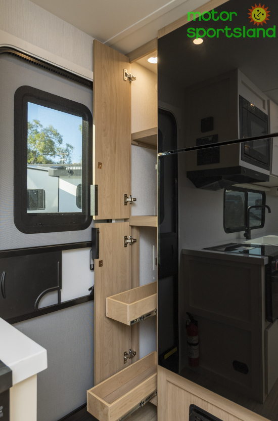 2026 Winnebago Thrive 18FBS - Image 20