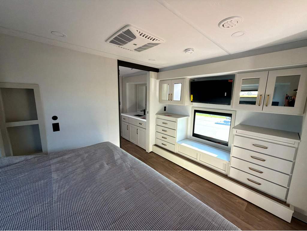 2027 GRAND DESIGN SOLITUDE 417KB - Image 22