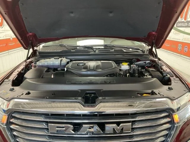 2025 Ram 1500 Laramie 4x4 Crew Cab 5'7" Box - Image 11